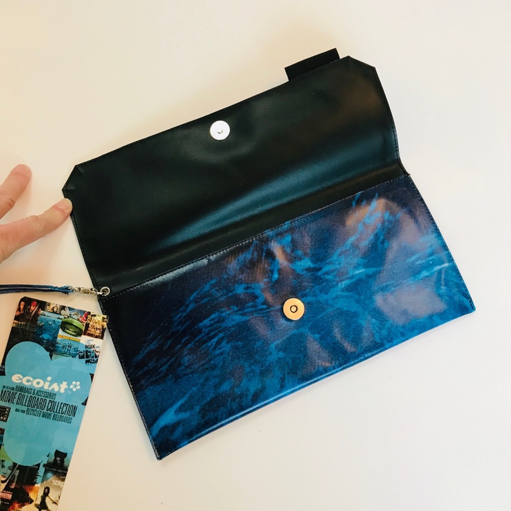 Ecoist Clutch Wristlet in Ocean Blue - Picture 3 of 6
